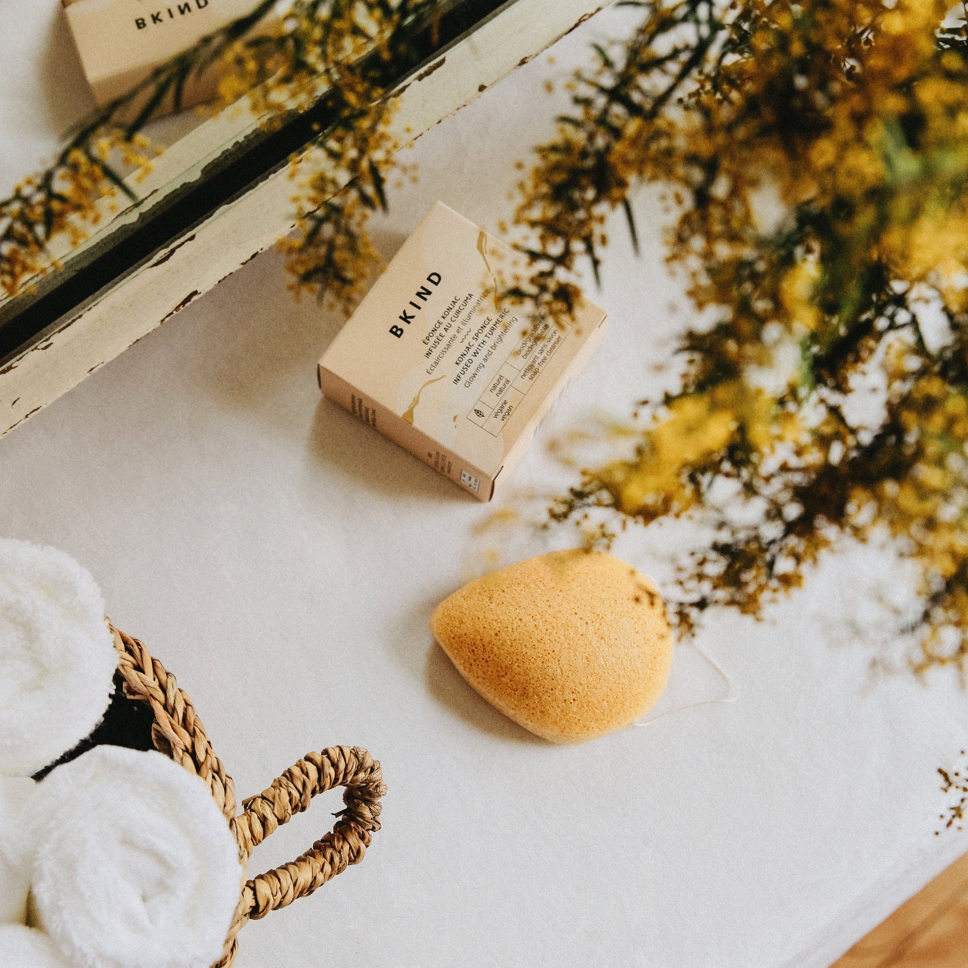 Brightening Konjac Sponge - Turmeric bkind