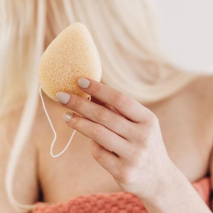 Brightening Konjac Sponge - Turmeric bkind